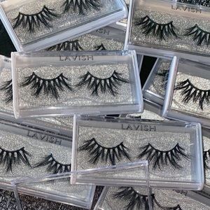 Beautiful full false eyelashes
